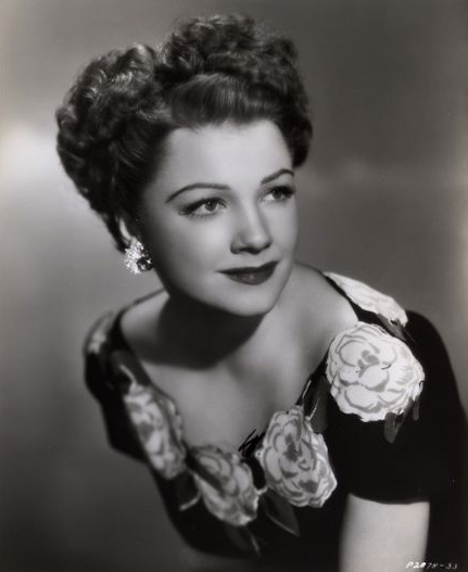 Anne Baxter close-up