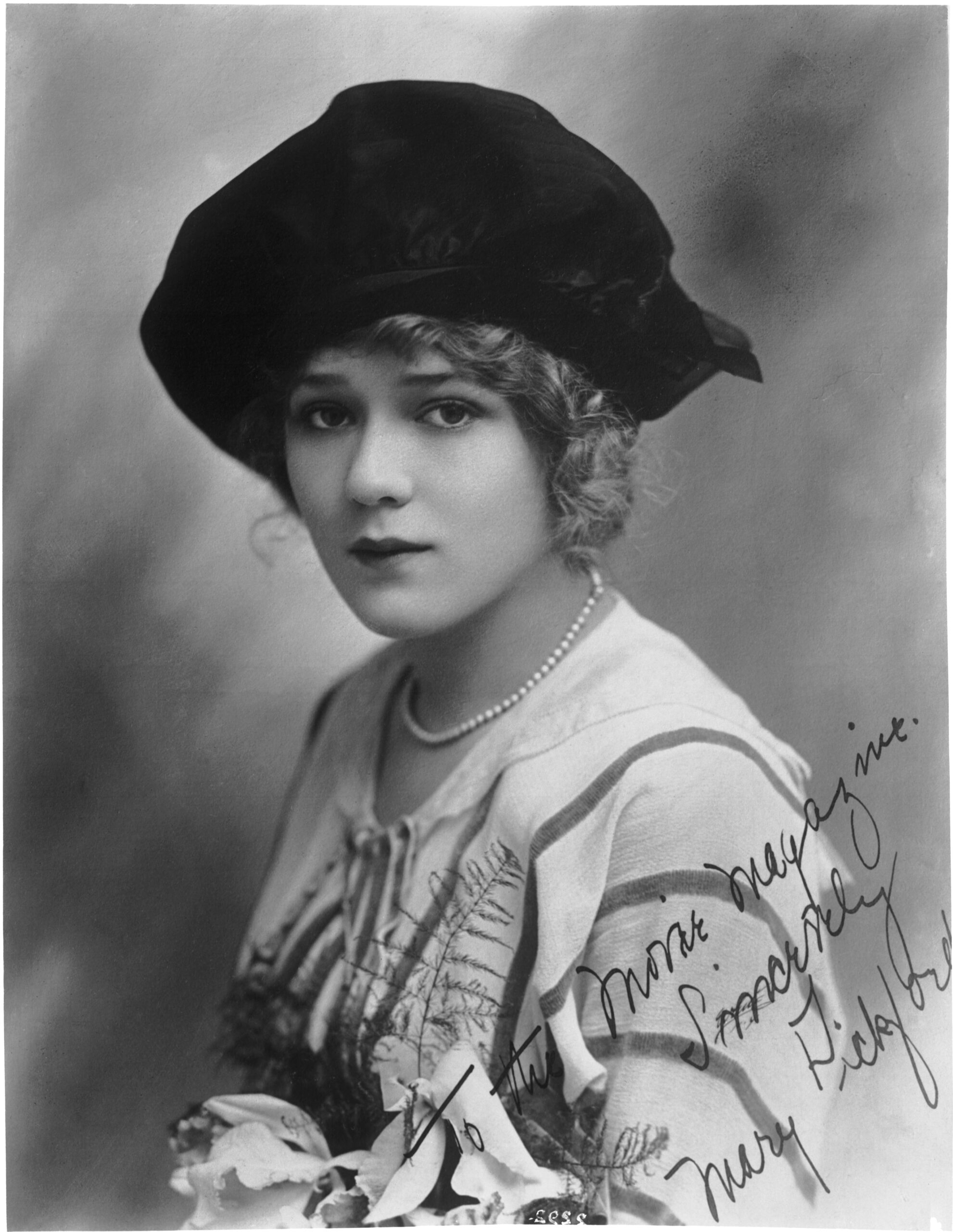 Mary Pickford close-up